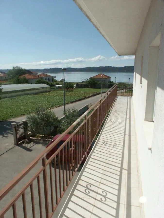 Apartments By The Sea Seget Donji, Trogir - 2041 קרואטיה