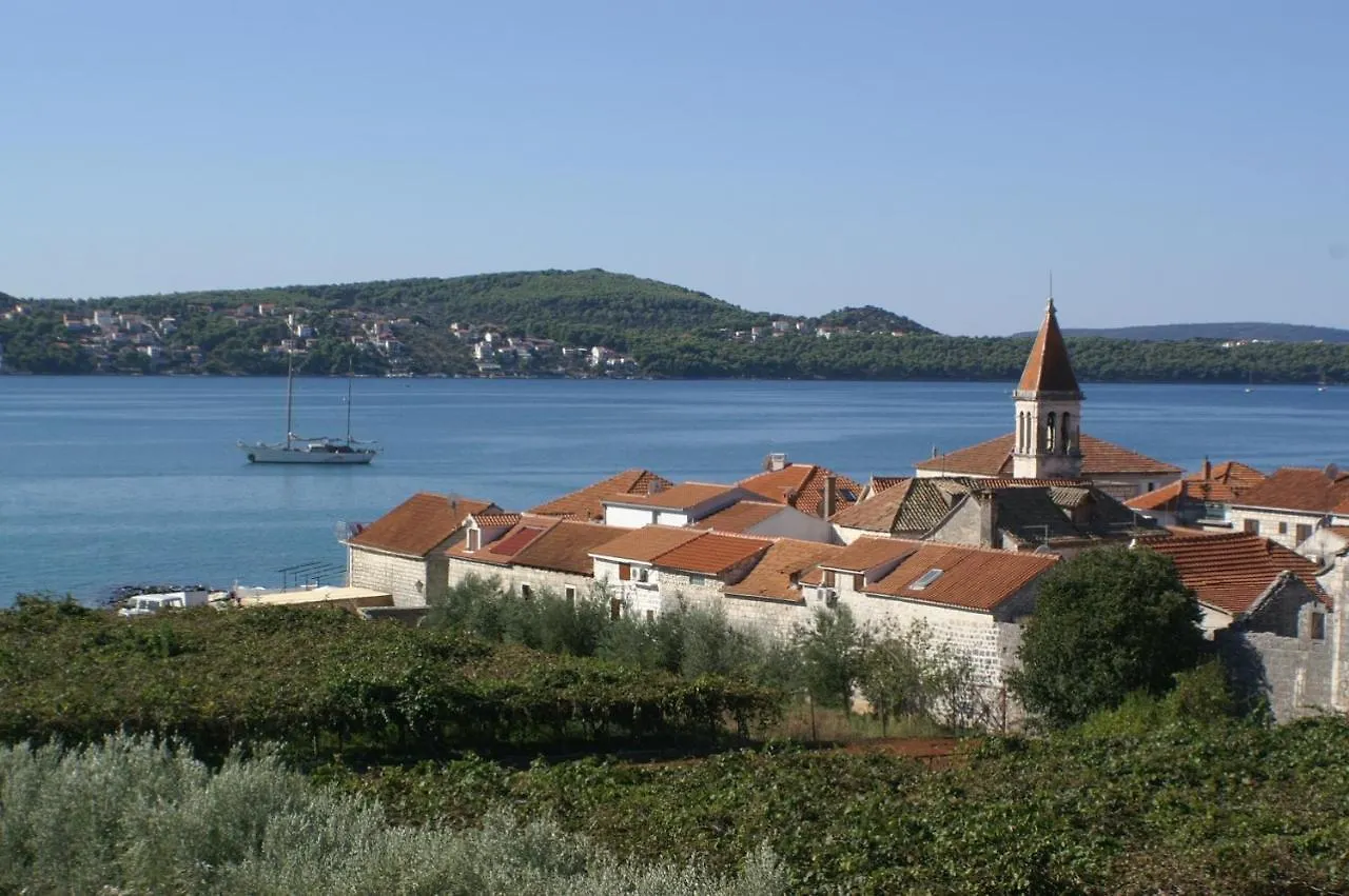 Apartments By The Sea Seget Donji, Trogir - 2041
