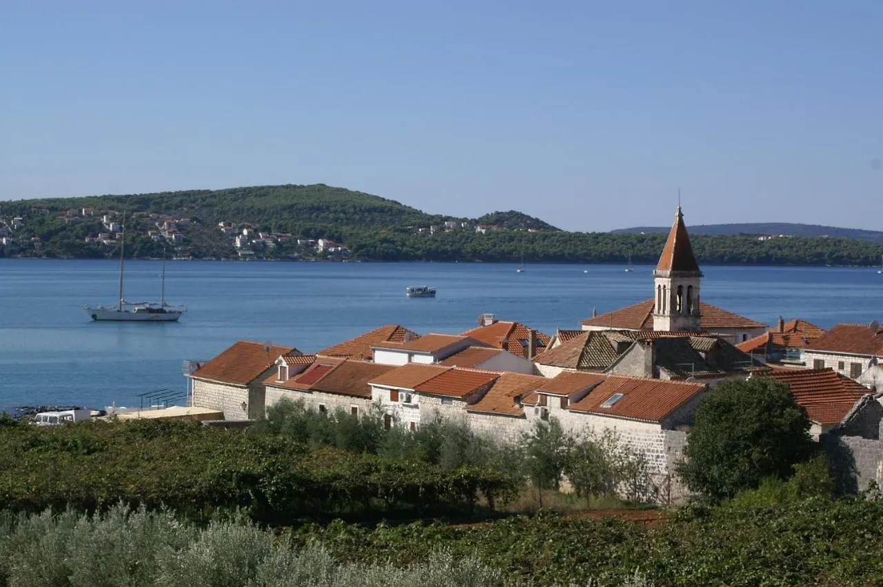 Apartments By The Sea Seget Donji, Trogir - 2041 קרואטיה